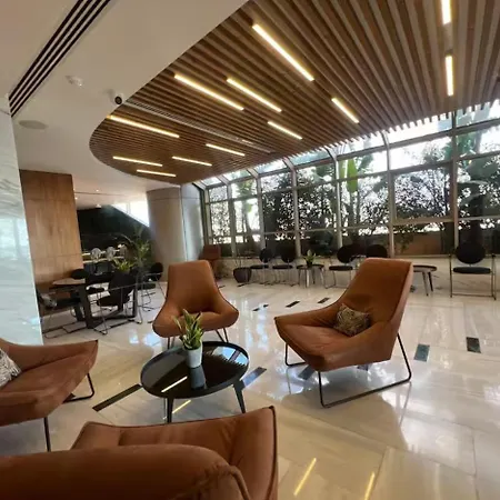 Luxury 2br Center 360 With Pool, Gym, Sauna Lägenhet *