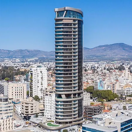 Luxury 2br Center 360 With Pool, Gym, Sauna Lägenhet Nicosia