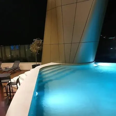 Luxury 2br Center 360 With Pool, Gym, Sauna