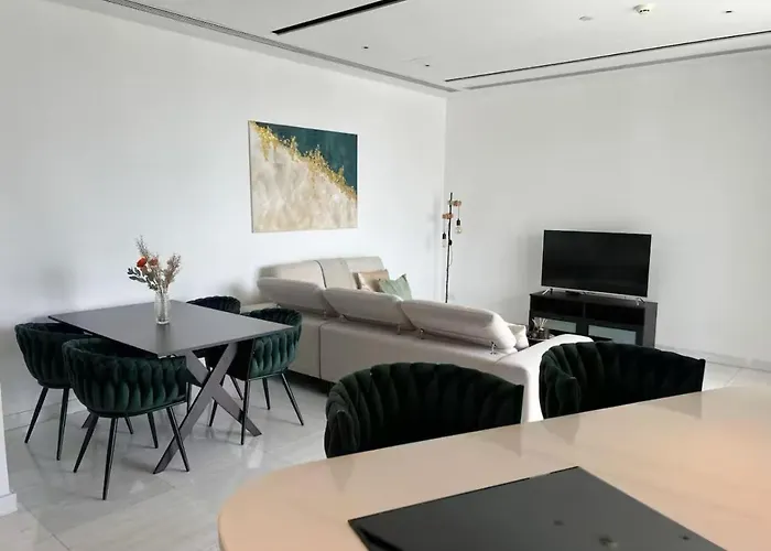 Apartmán Luxury 2br Center 360 With Pool, Gym, Sauna Nikósie