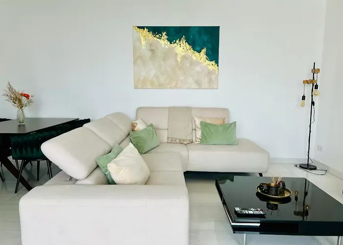 Apartmán Luxury 2br Center 360 With Pool, Gym, Sauna *