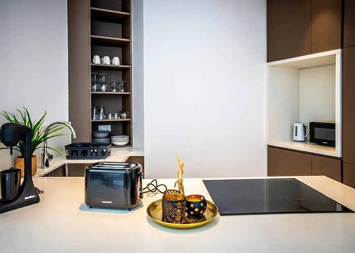 Luxury 2br Center 360 With Pool, Gym, Sauna Nikósie