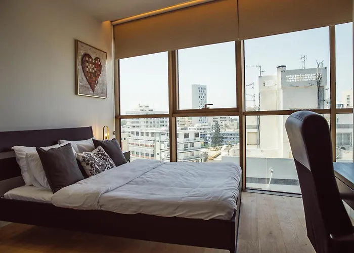 Luxury 2br Center 360 With Pool, Gym, Sauna Nikósie