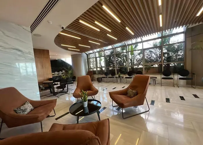 Luxury 2br Center 360 With Pool, Gym, Sauna Apartmán *