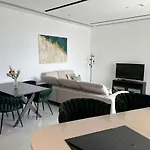 Διαμέρισμα Luxury 2br Center 360 With Pool, Gym, Sauna Λευκωσία