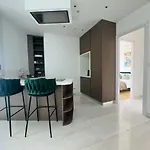 Luxury 2br Center 360 With Pool, Gym, Sauna * Λευκωσία