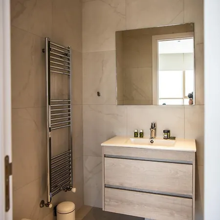 Luxury 2br Center 360 With Pool, Gym, Sauna Apartament Nikozja