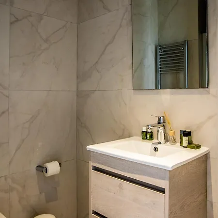 Appartamento Luxury 2br Center 360 With Pool, Gym, Sauna *