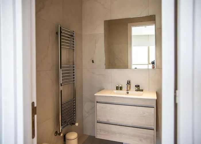 Luxury 2br Center 360 With Pool, Gym, Sauna アパート ニコシア