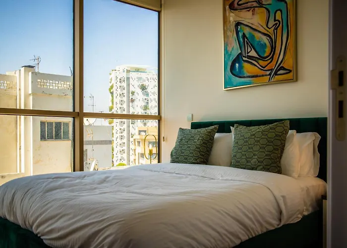 Luxury 2br Center 360 With Pool, Gym, Sauna ニコシア