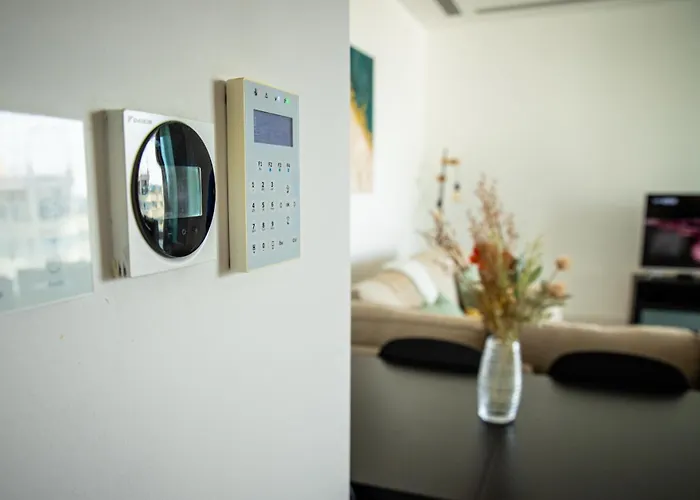 Luxury 2br Center 360 With Pool, Gym, Sauna アパート ニコシア