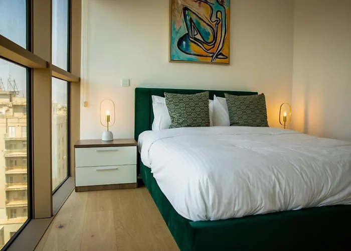 Luxury 2br Center 360 With Pool, Gym, Sauna