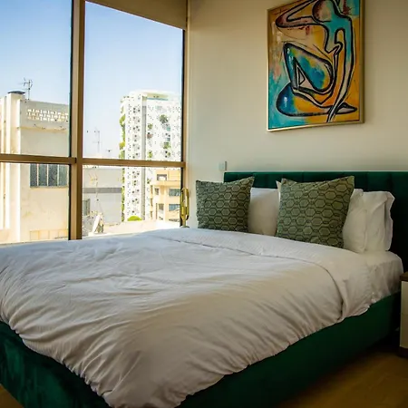 Luxury 2br Center 360 With Pool, Gym, Sauna