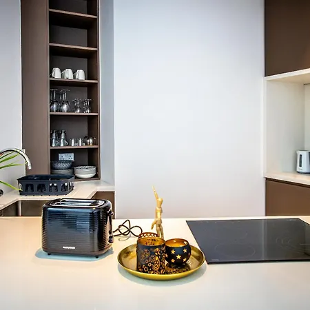 Luxury 2br Center 360 With Pool, Gym, Sauna Λευκωσία