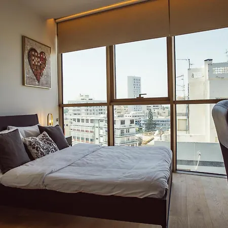 Luxury 2br Center 360 With Pool, Gym, Sauna Λευκωσία