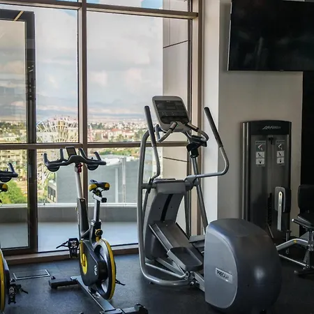 Apartment Luxury 2br Center 360 With Pool, Gym, Sauna *